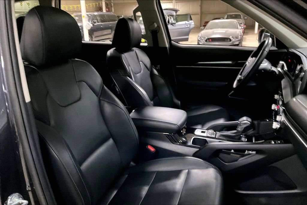 Used 2025 Kia Telluride S AWD/4WD image 7