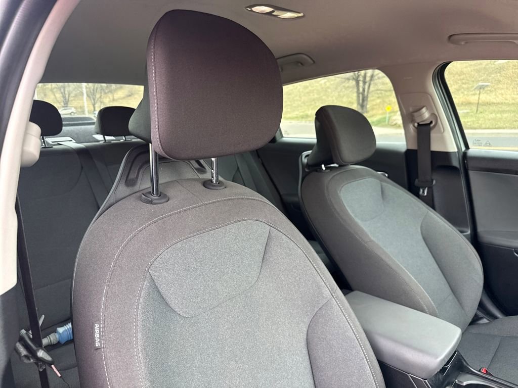 Used 2025 Kia K4 LXS image 21