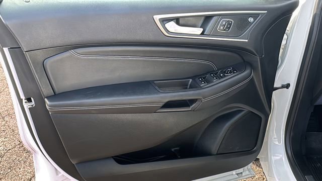 Certified 2022 Ford Edge Titanium w/ Class II Trailer Tow Package image 12