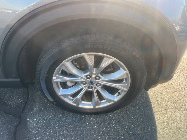 Certified 2023 Ford Explorer Limited w/ Limited Technology Package AWD/4WD image 4