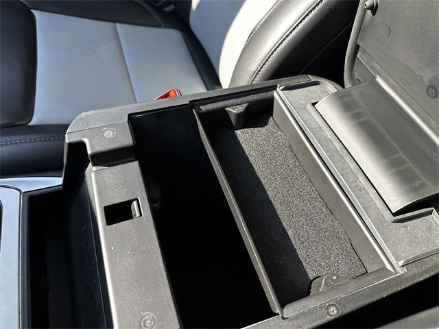 Certified 2022 Ford Explorer XLT w/ Equipment Group 202A image 27