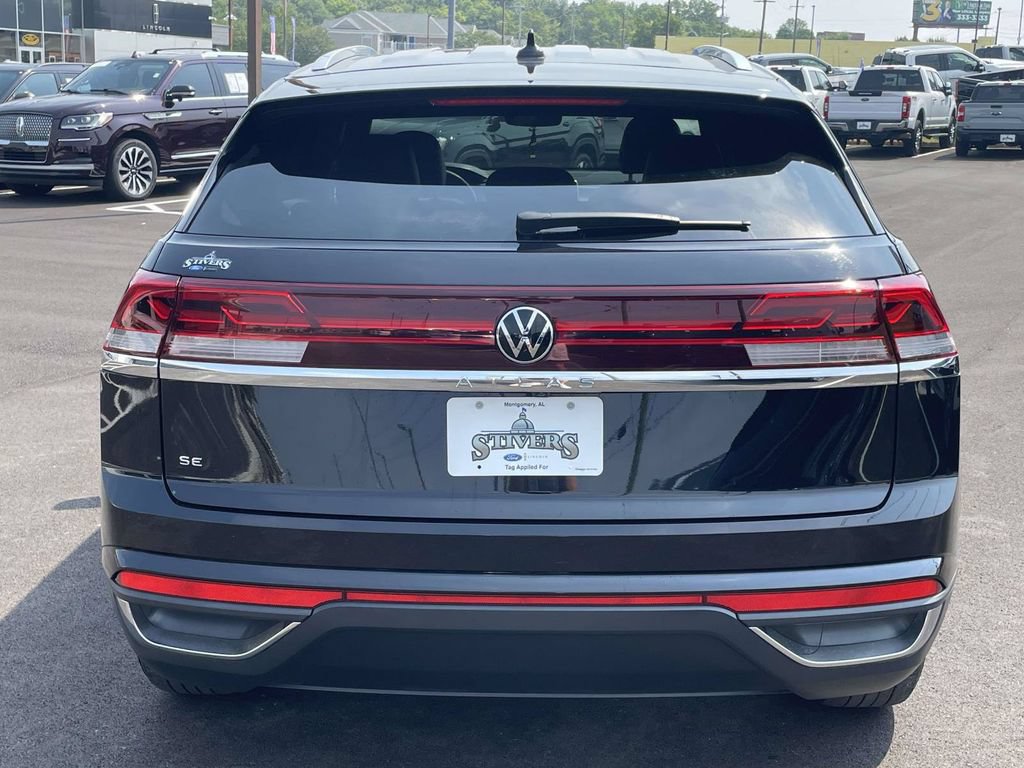 Used 2024 Volkswagen Atlas Cross Sport SE FWD image 4