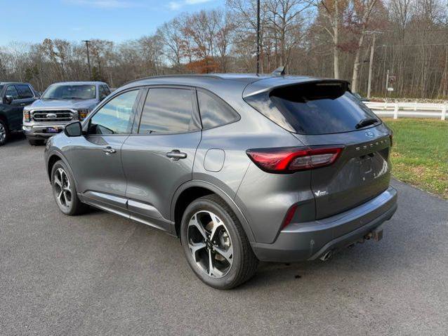 Certified 2023 Ford Escape ST-Line Select w/ Tech Pack #2 AWD/4WD image 5