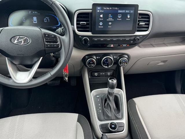 Used 2023 Hyundai Venue SEL FWD image 13