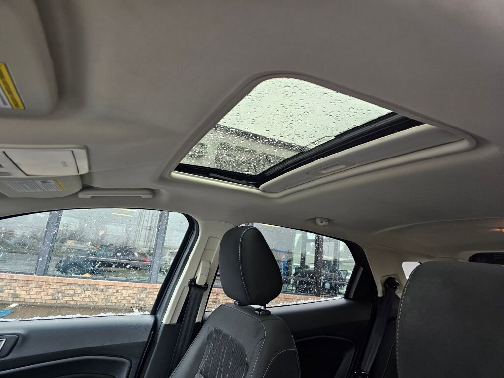 Certified 2021 Ford EcoSport SE image 19