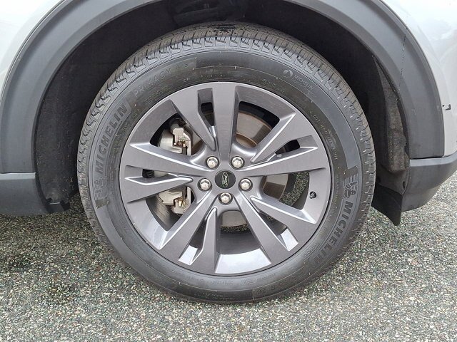 Certified 2023 Ford Explorer XLT w/ Equipment Group 202A AWD/4WD image 18