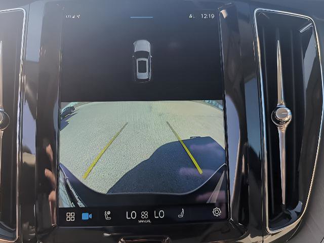 Used 2023 Volvo XC60 B5 Plus image 15