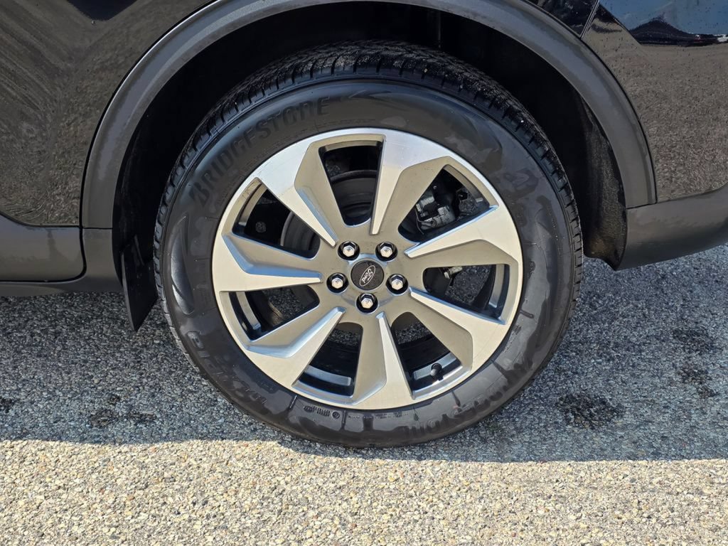 Certified 2025 Ford Escape Platinum AWD/4WD image 13