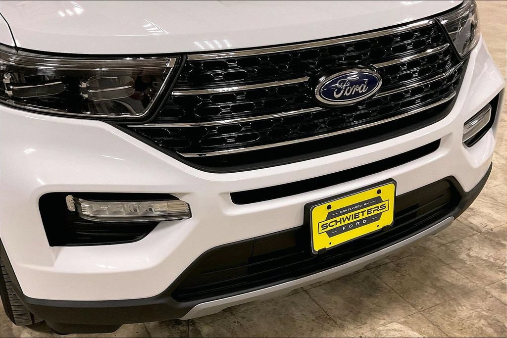 Certified 2020 Ford Explorer XLT w/ Equipment Group 202A AWD/4WD image 30