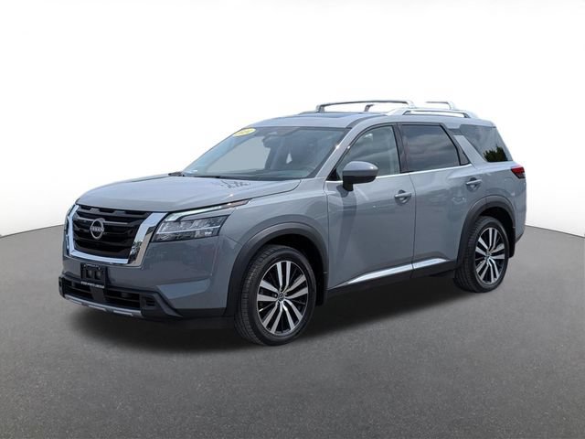 Used 2024 Nissan Pathfinder Platinum w/ Cargo Package AWD/4WD image 5