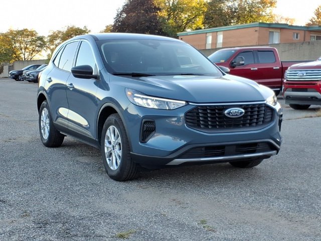 Certified 2023 Ford Escape Active AWD/4WD image 3