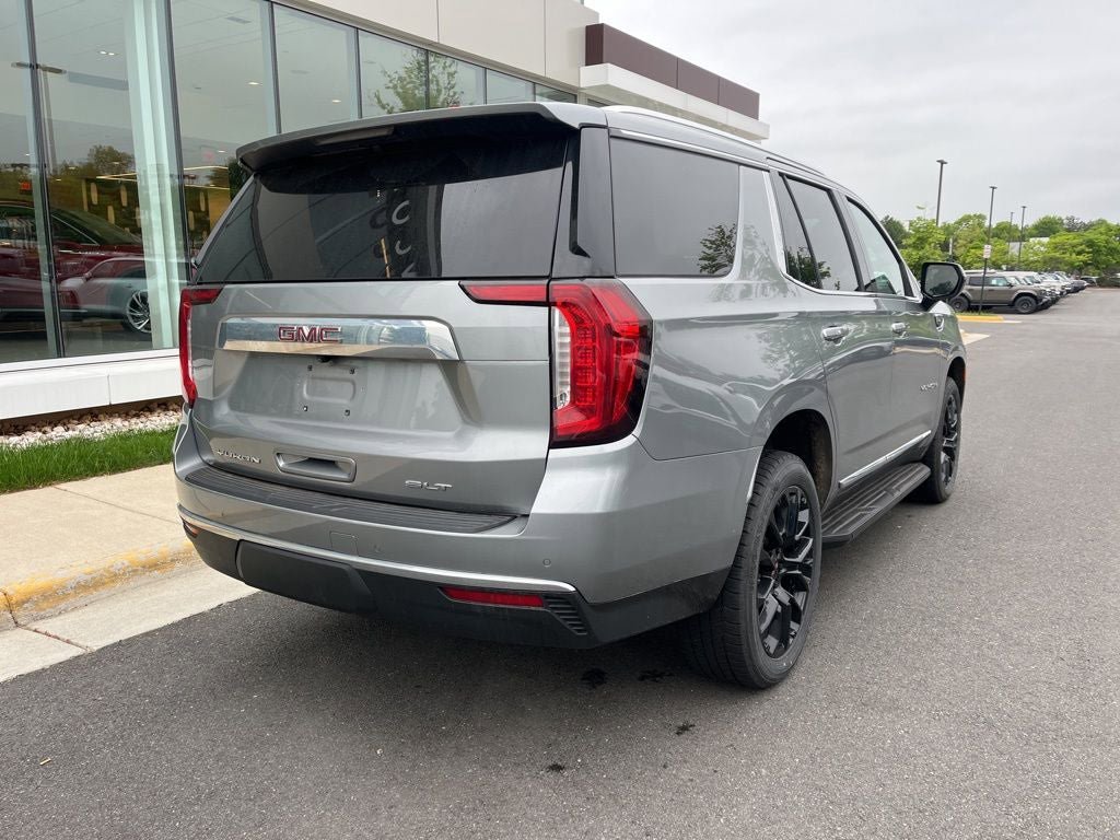 Used 2023 GMC Yukon SLT AWD/4WD image 9