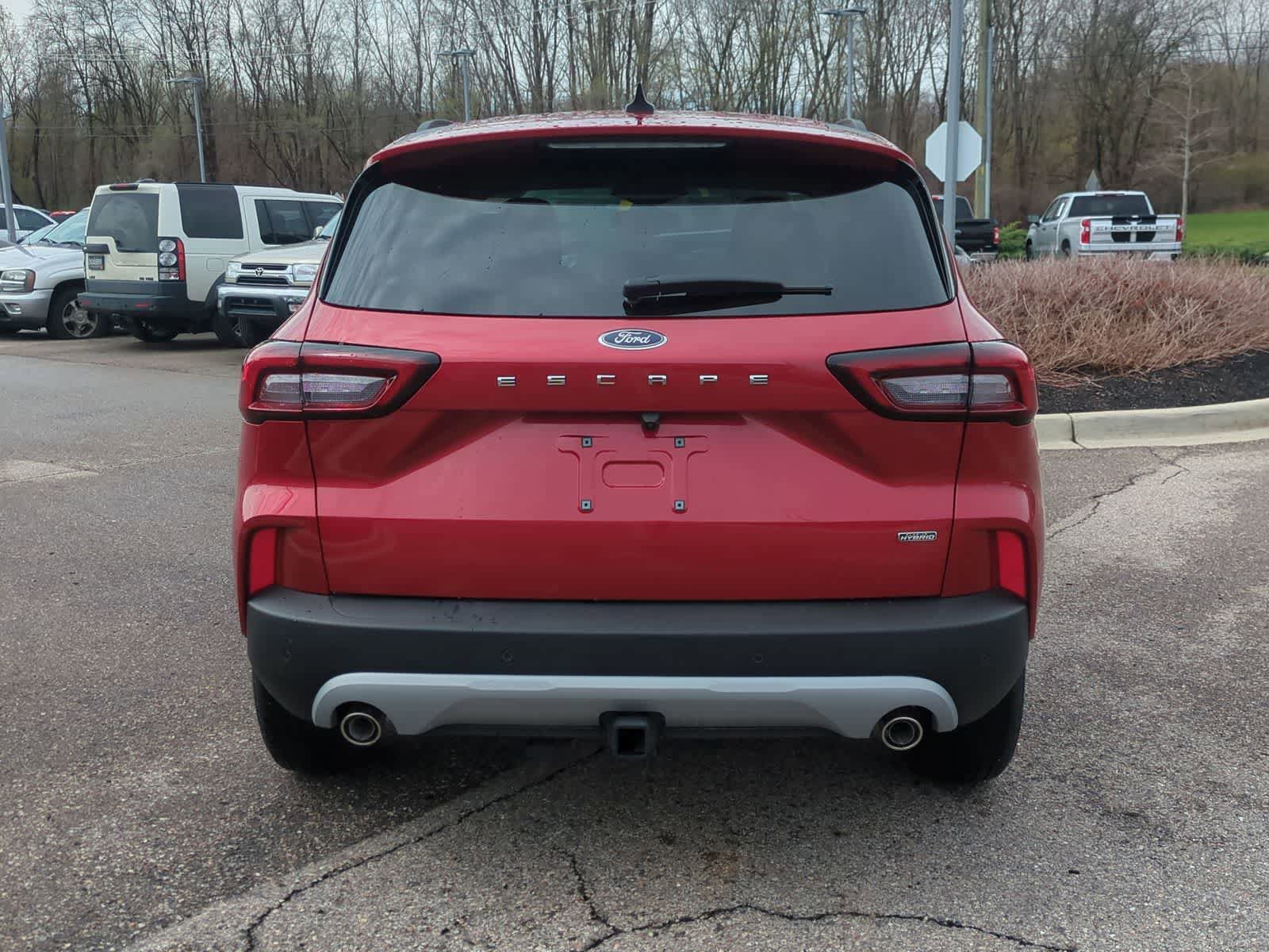 Certified 2025 Ford Escape SE w/ Class II Trailer Tow Package FWD image 7