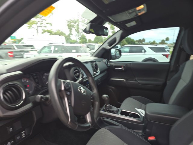 Used 2022 Toyota Tacoma TRD Off-Road w/ Technology Package RWD image 9