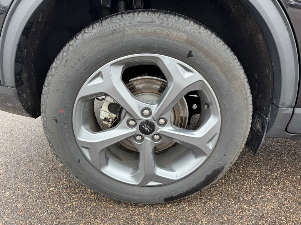 Certified 2025 Ford Escape ST-Line image 3