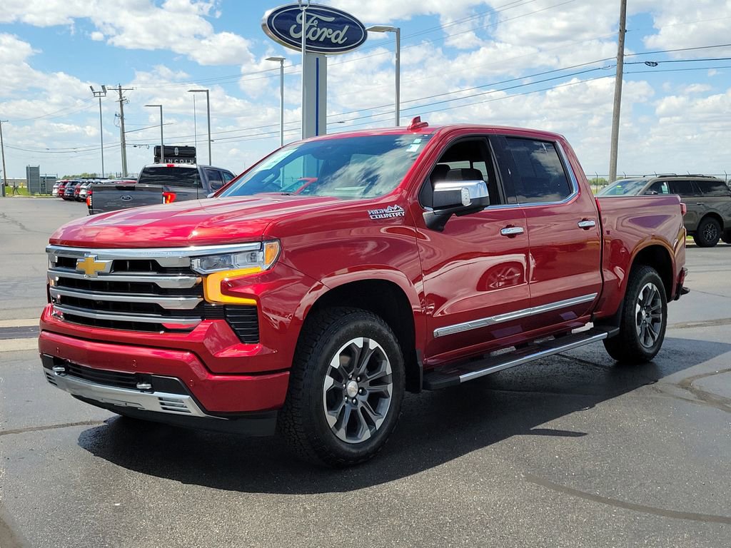 Used 2025 Chevrolet Silverado 1500 High Country w/ Technology Package AWD/4WD image 8