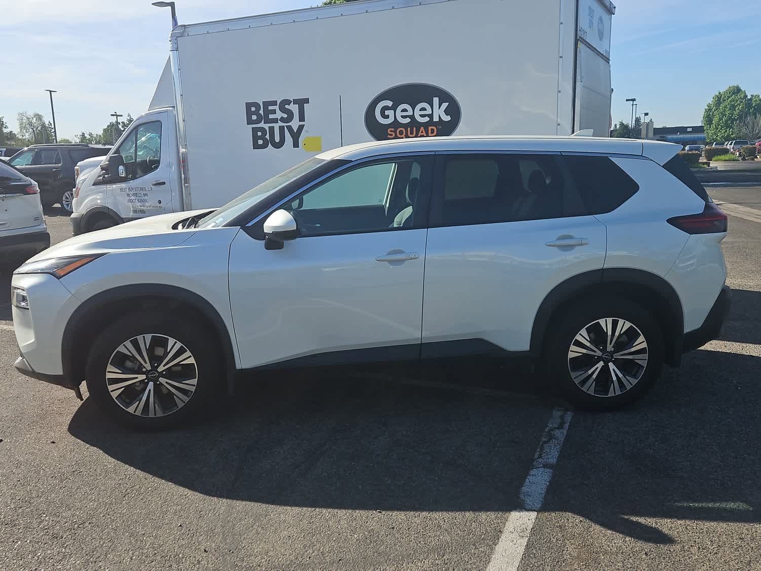 Used 2022 Nissan Rogue SV FWD image 5