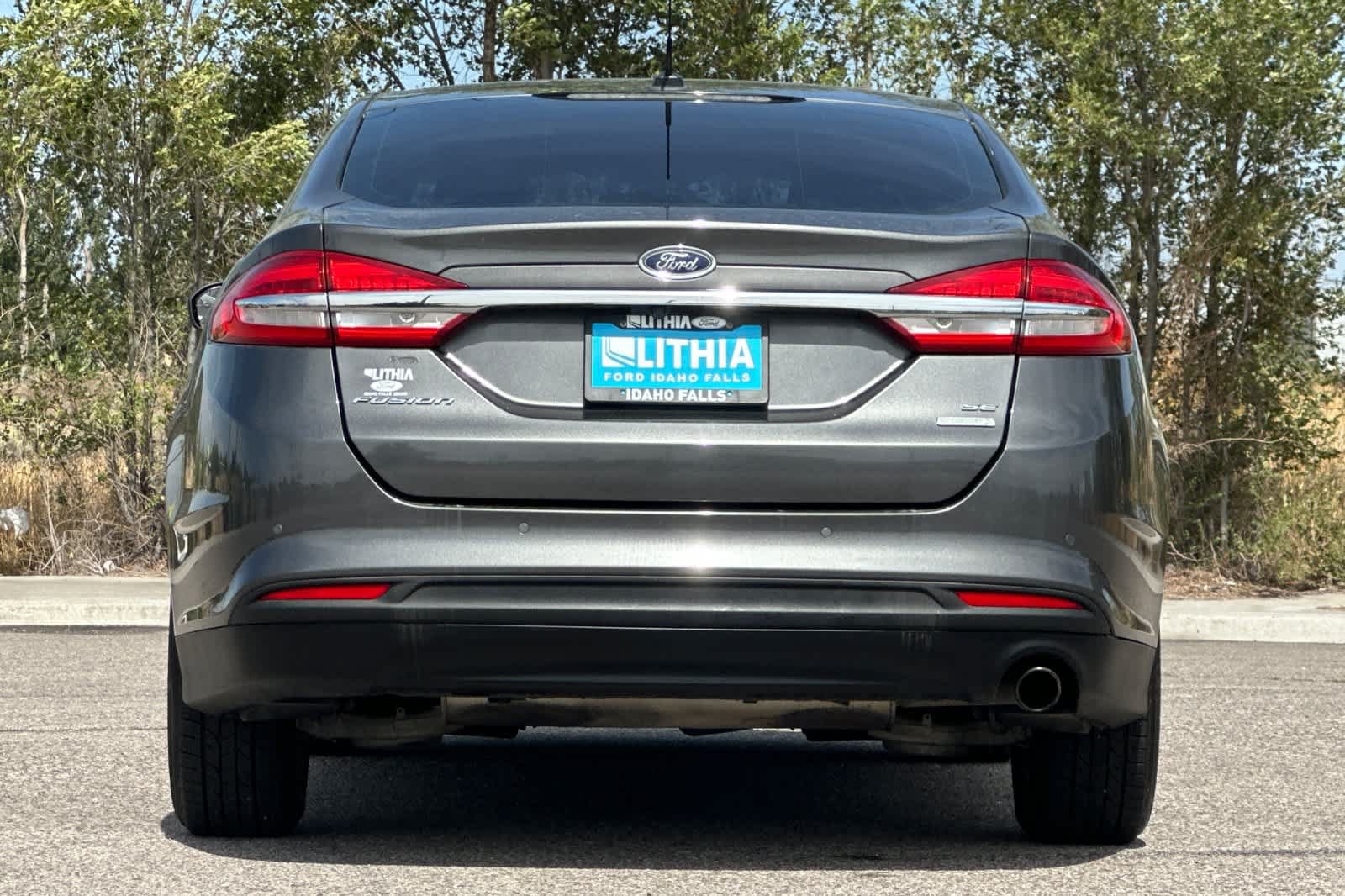 Certified 2018 Ford Fusion SE w/ Fusion SE Technology Package FWD image 7