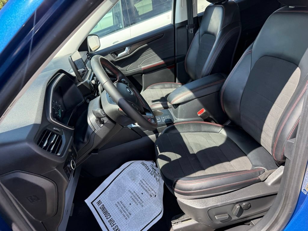 Certified 2022 Ford Escape SEL w/ SEL Stealth AWD Package image 25
