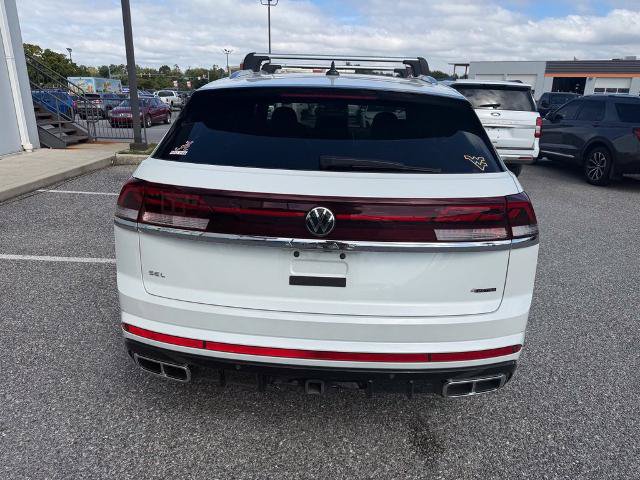 Used 2024 Volkswagen Atlas Cross Sport SEL R-Line AWD/4WD image 7