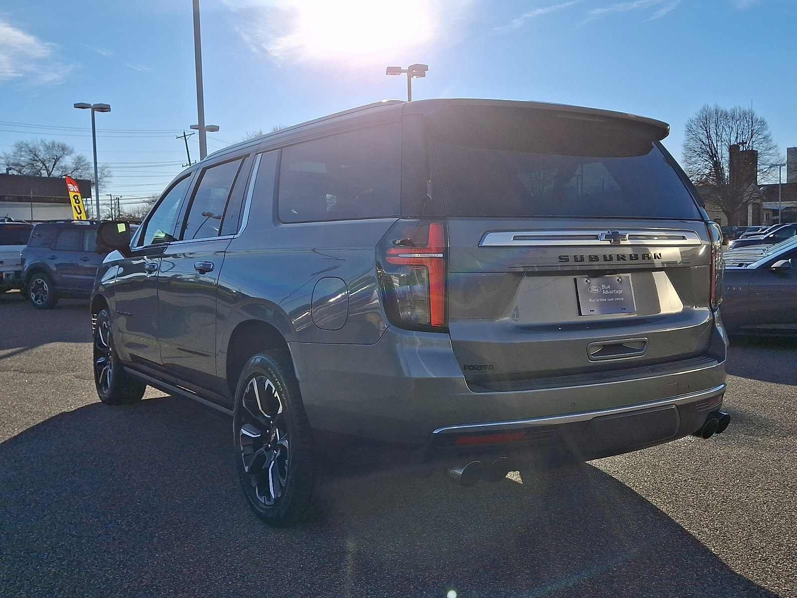 Used 2021 Chevrolet Suburban High Country image 5