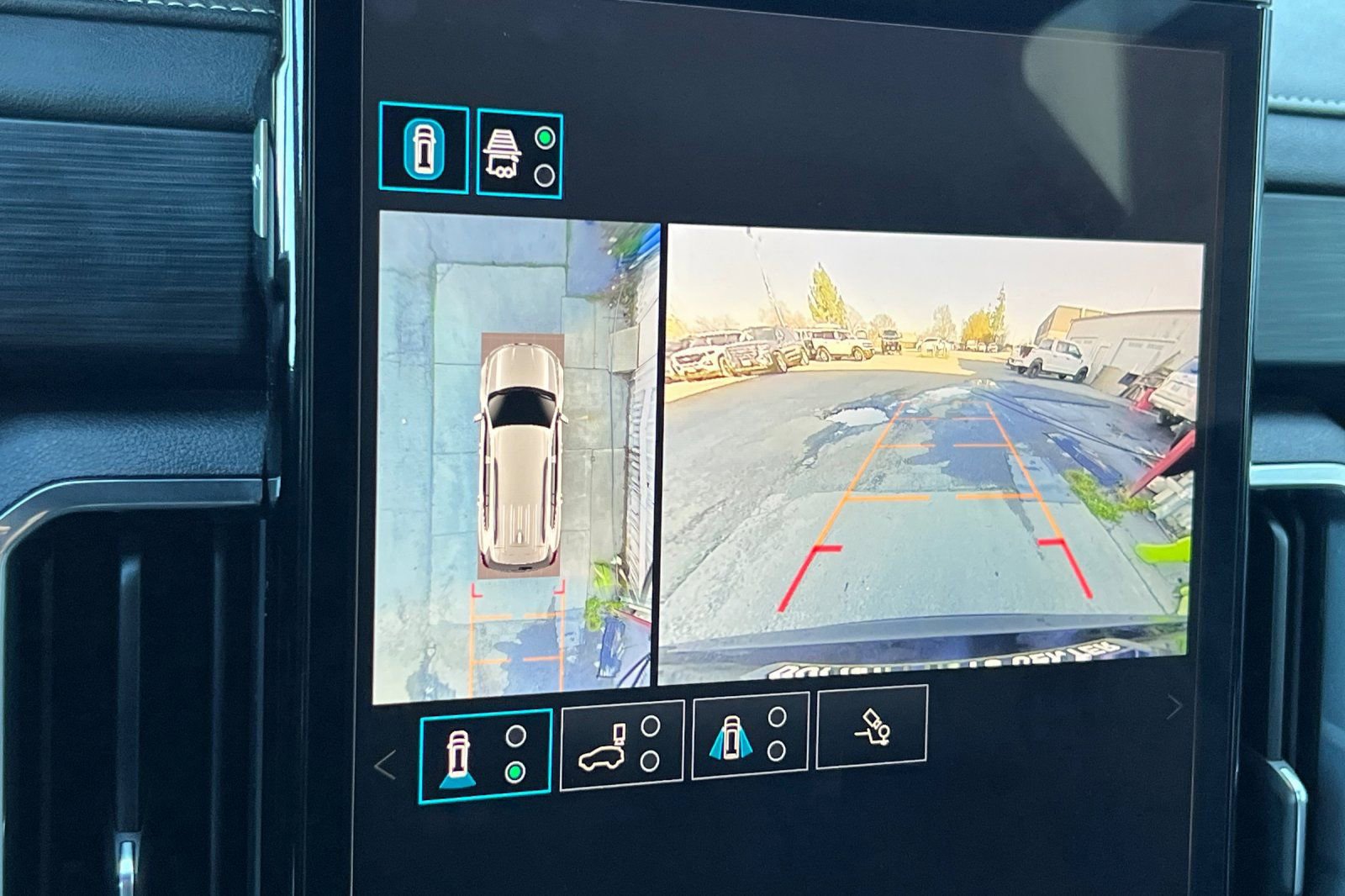 Used 2024 GMC Acadia Elevation image 21