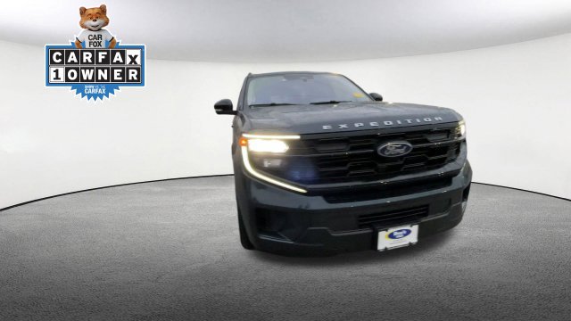 Certified 2025 Ford Expedition Active AWD/4WD image 3