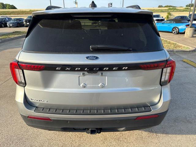 Certified 2025 Ford Explorer Active RWD image 9