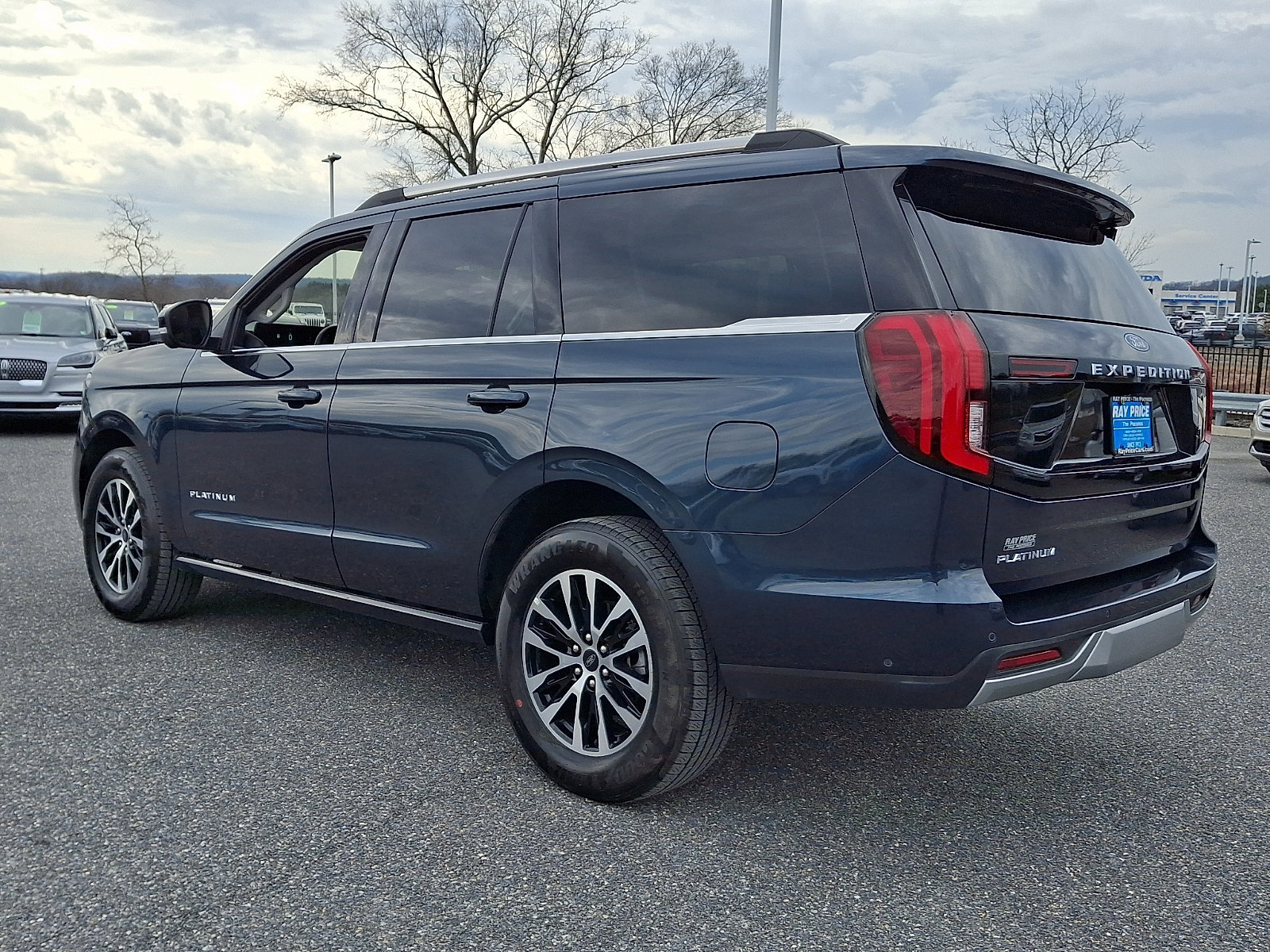 Certified 2025 Ford Expedition Platinum image 2