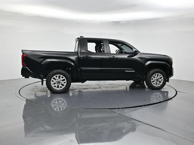 Used 2024 Toyota Tacoma SR5 AWD/4WD image 2