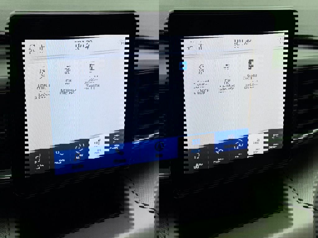 Certified 2022 Ford Explorer XLT w/ Equipment Group 202A image 23