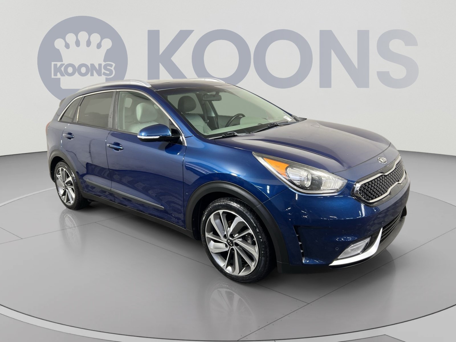 Used 2017 Kia Niro Touring FWD image 2