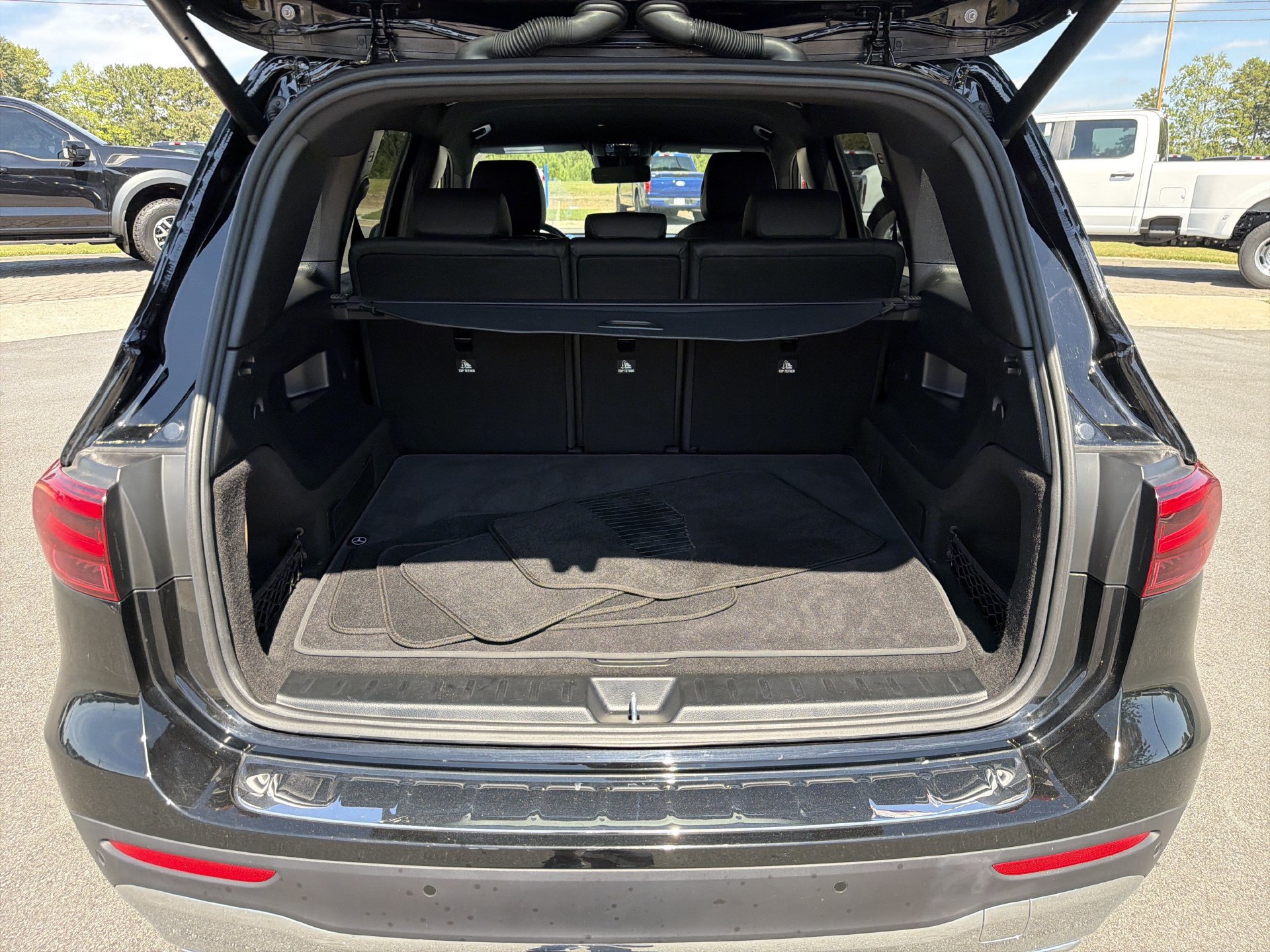 Used 2025 Mercedes-Benz GLB 250 image 28