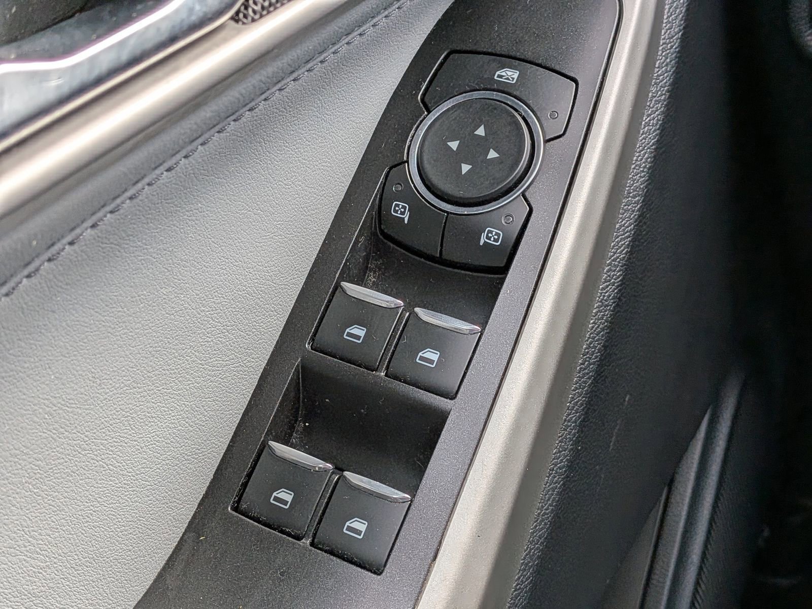 Certified 2021 Ford Explorer XLT w/ Equipment Group 202A image 29