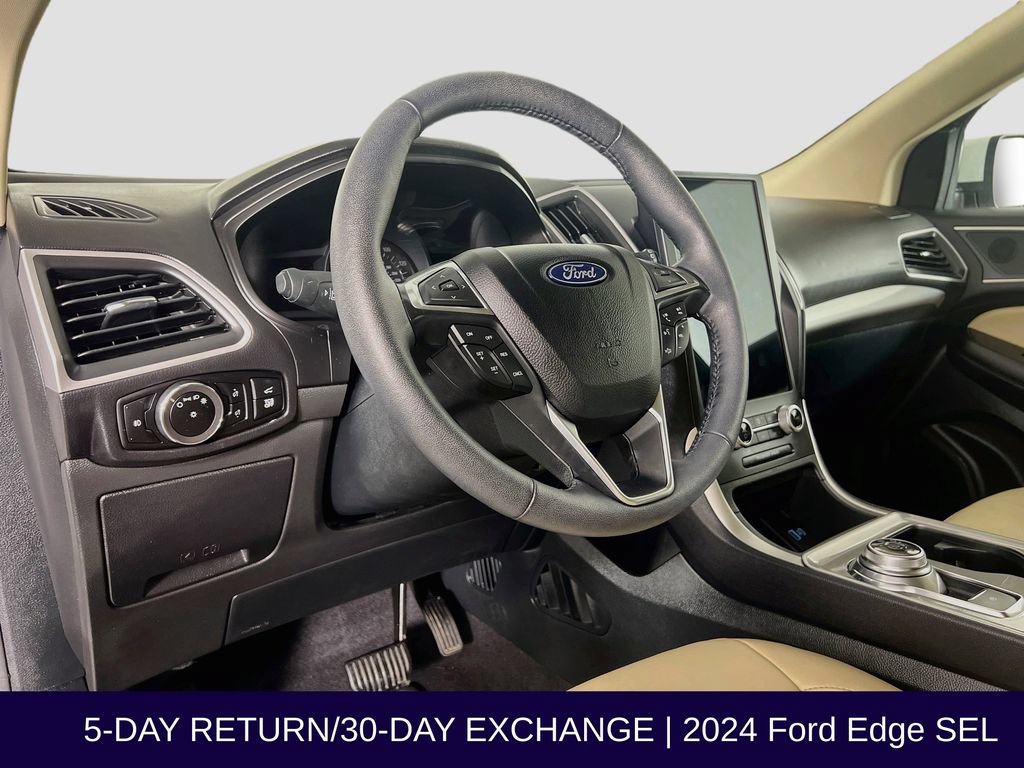Certified 2024 Ford Edge SEL w/ Convenience Package AWD/4WD image 11