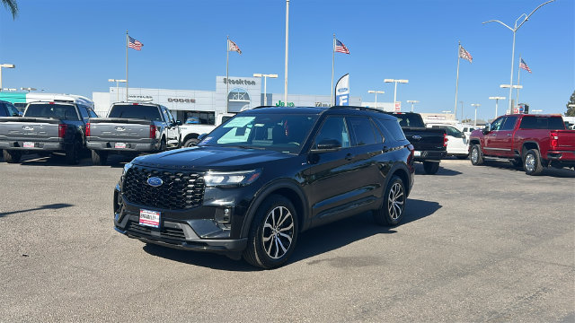 Certified 2025 Ford Explorer ST-Line AWD/4WD image 8