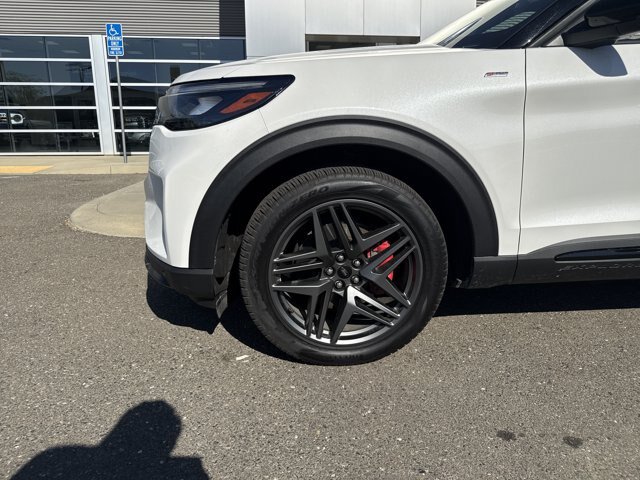 Certified 2025 Ford Explorer ST-Line w/ ST-Line Street Pack AWD/4WD image 9