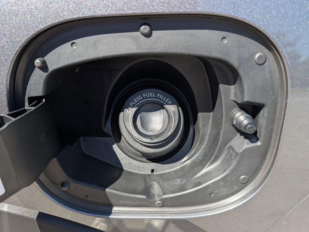Used 2025 Nissan Pathfinder SV FWD image 34