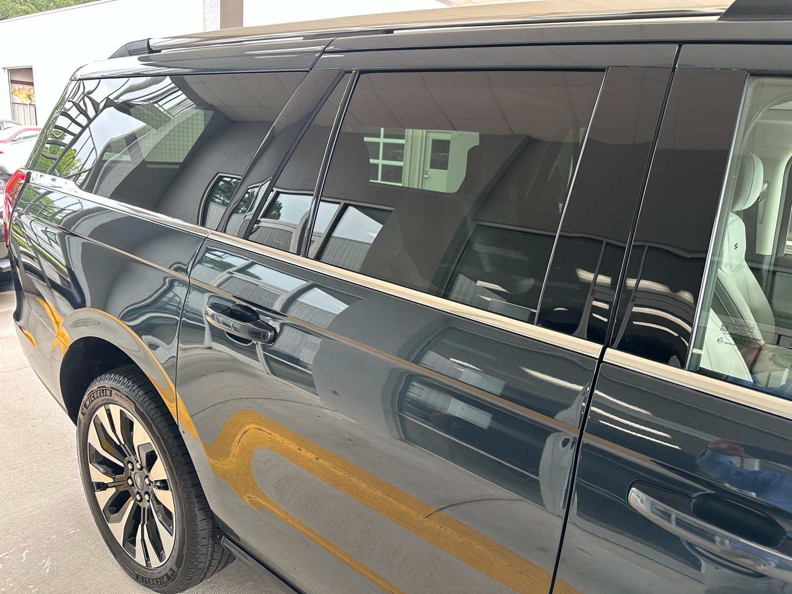 Certified 2025 Ford Expedition Max Platinum w/ Driver's Package AWD/4WD image 10