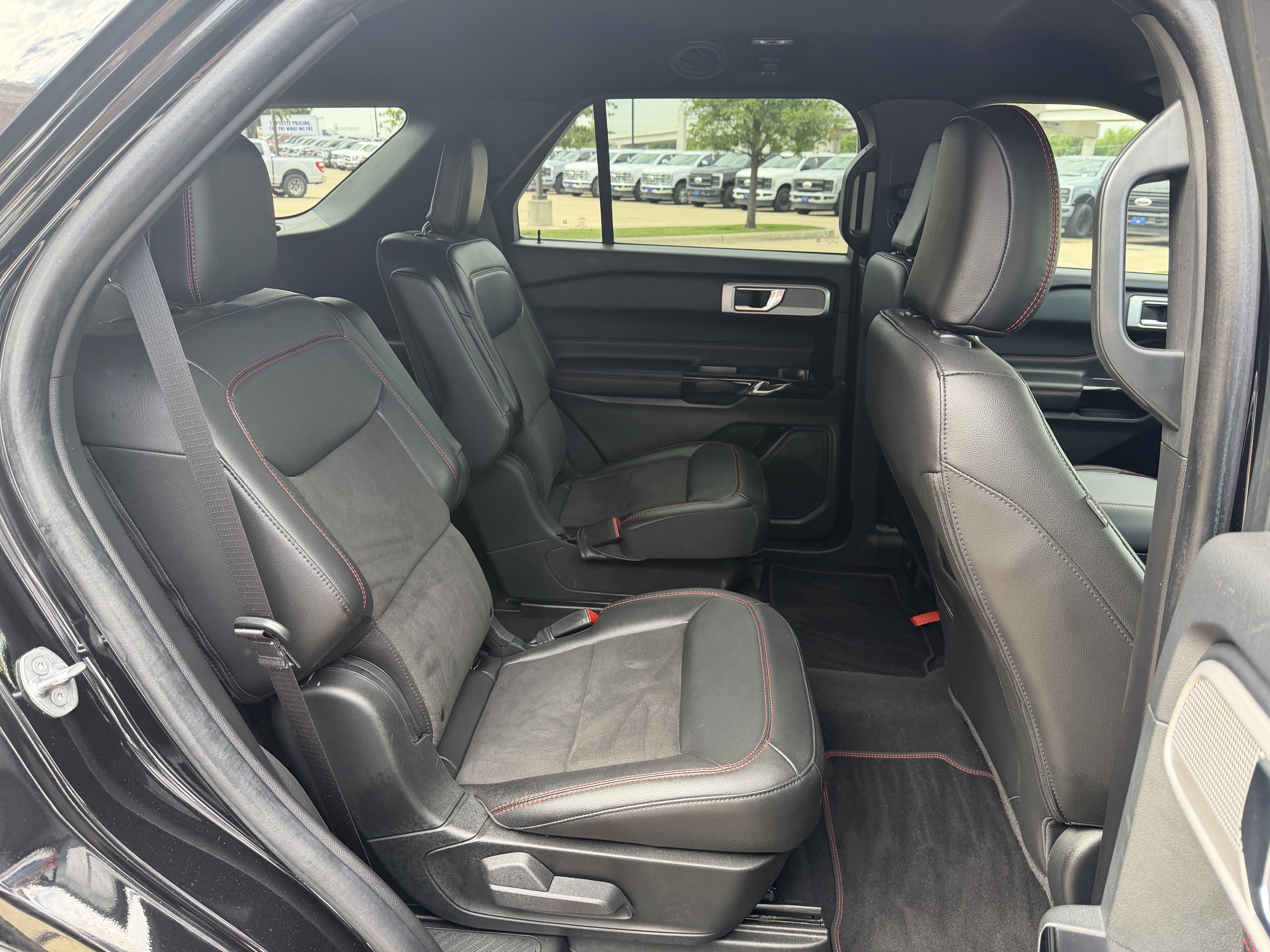 Certified 2022 Ford Explorer ST-Line w/ Class IV Trailer Tow Package RWD image 32