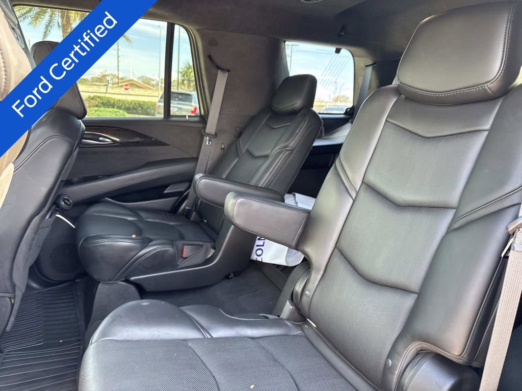 Used 2019 Cadillac Escalade Platinum image 17