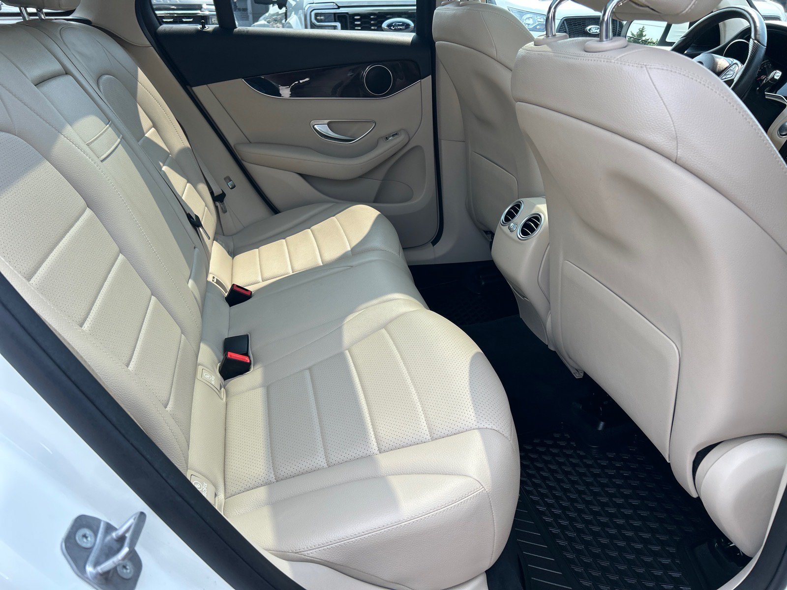 Used 2018 Mercedes-Benz GLC 300 4MATIC image 21
