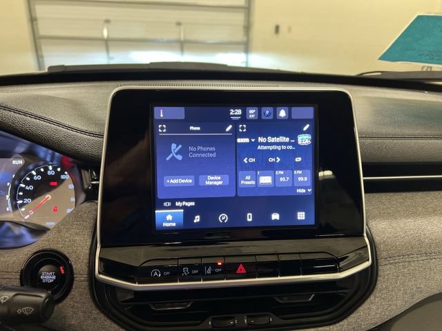 Used 2025 Jeep Compass Latitude AWD/4WD image 14