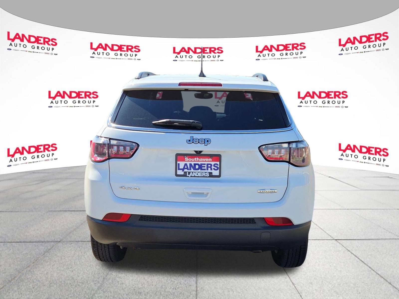 Used 2024 Jeep Compass Latitude image 4