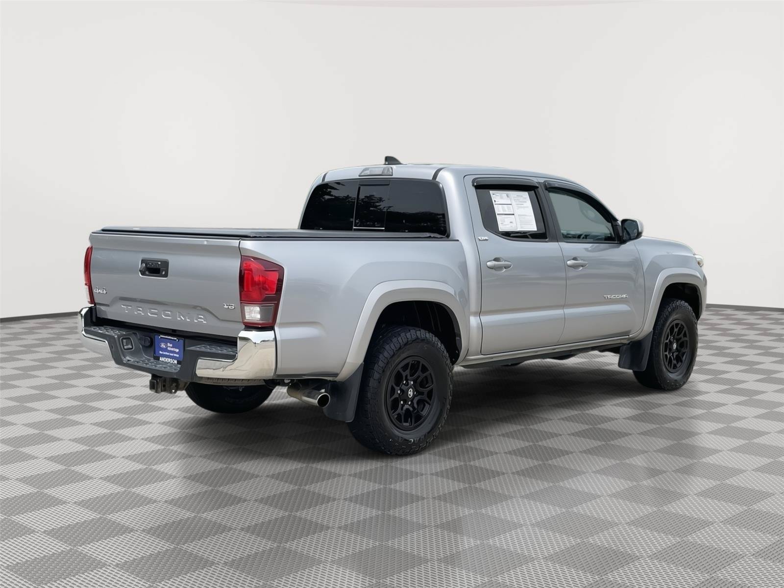 Used 2020 Toyota Tacoma SR5 AWD/4WD image 7