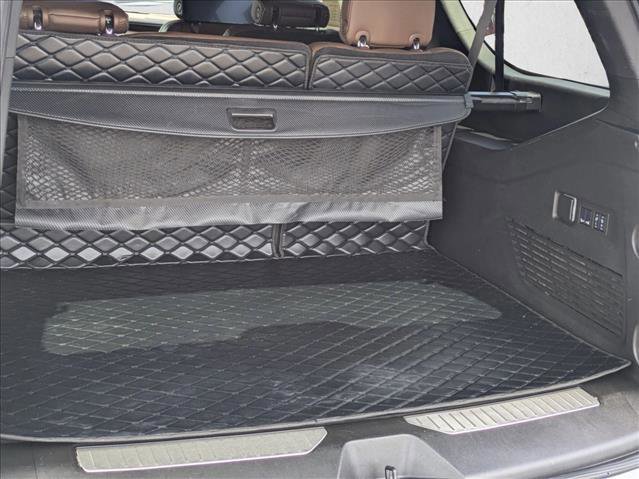 Used 2024 Chevrolet Suburban High Country image 9