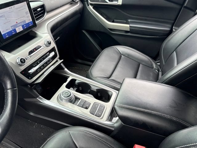 Certified 2022 Ford Explorer XLT w/ Equipment Group 202A RWD image 11