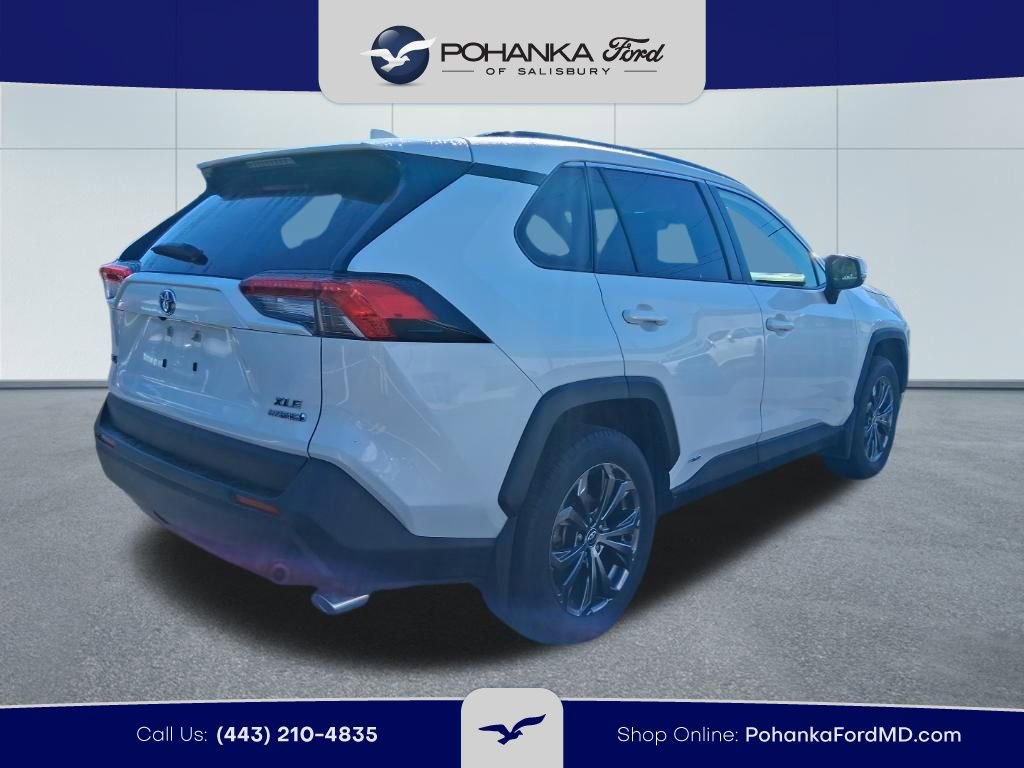 Used 2022 Toyota RAV4 XLE Premium AWD/4WD image 5