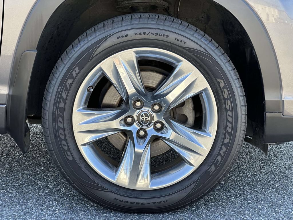 Used 2018 Toyota Highlander Limited AWD/4WD image 8