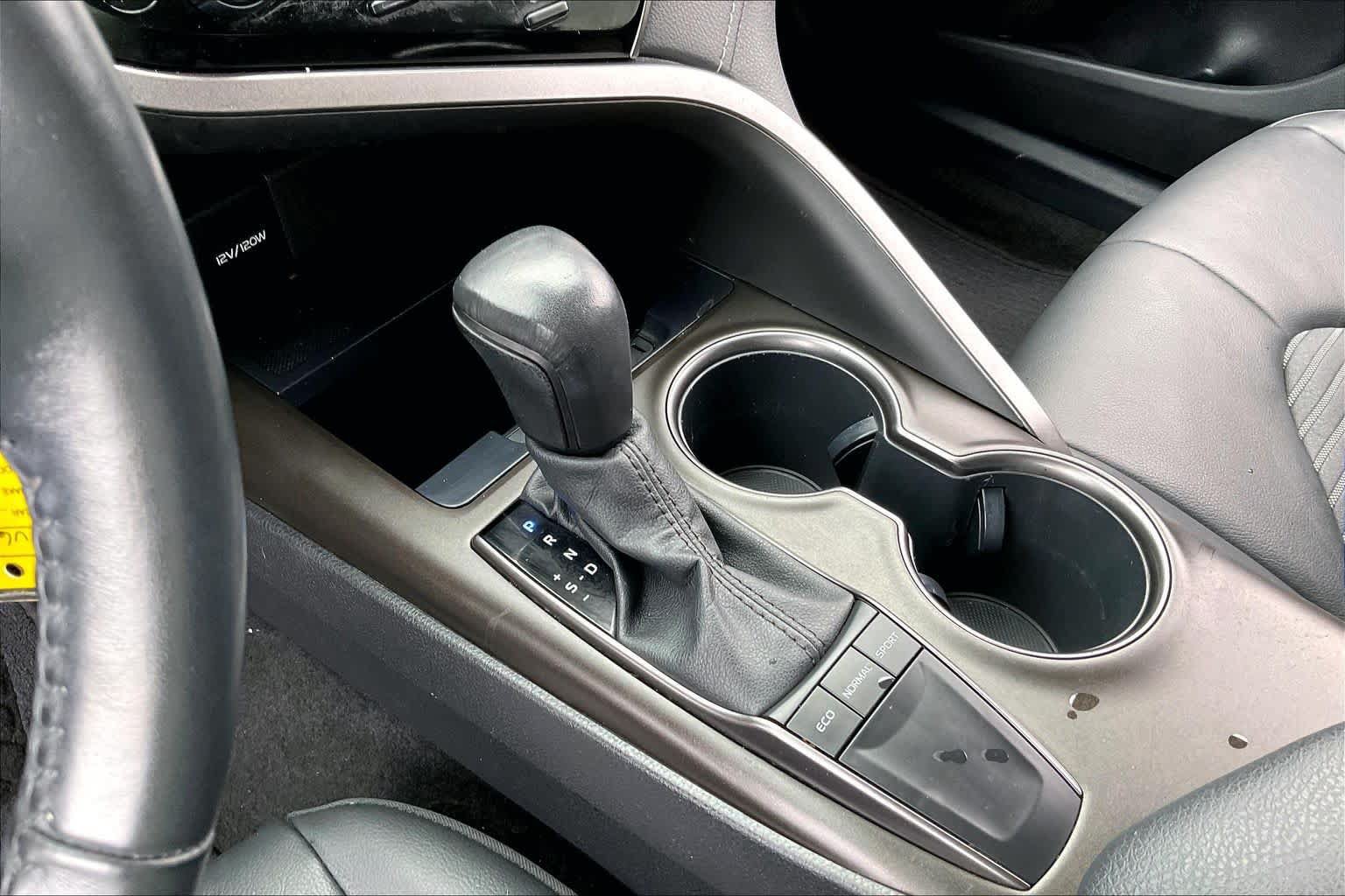 Used 2022 Toyota Camry SE FWD image 15